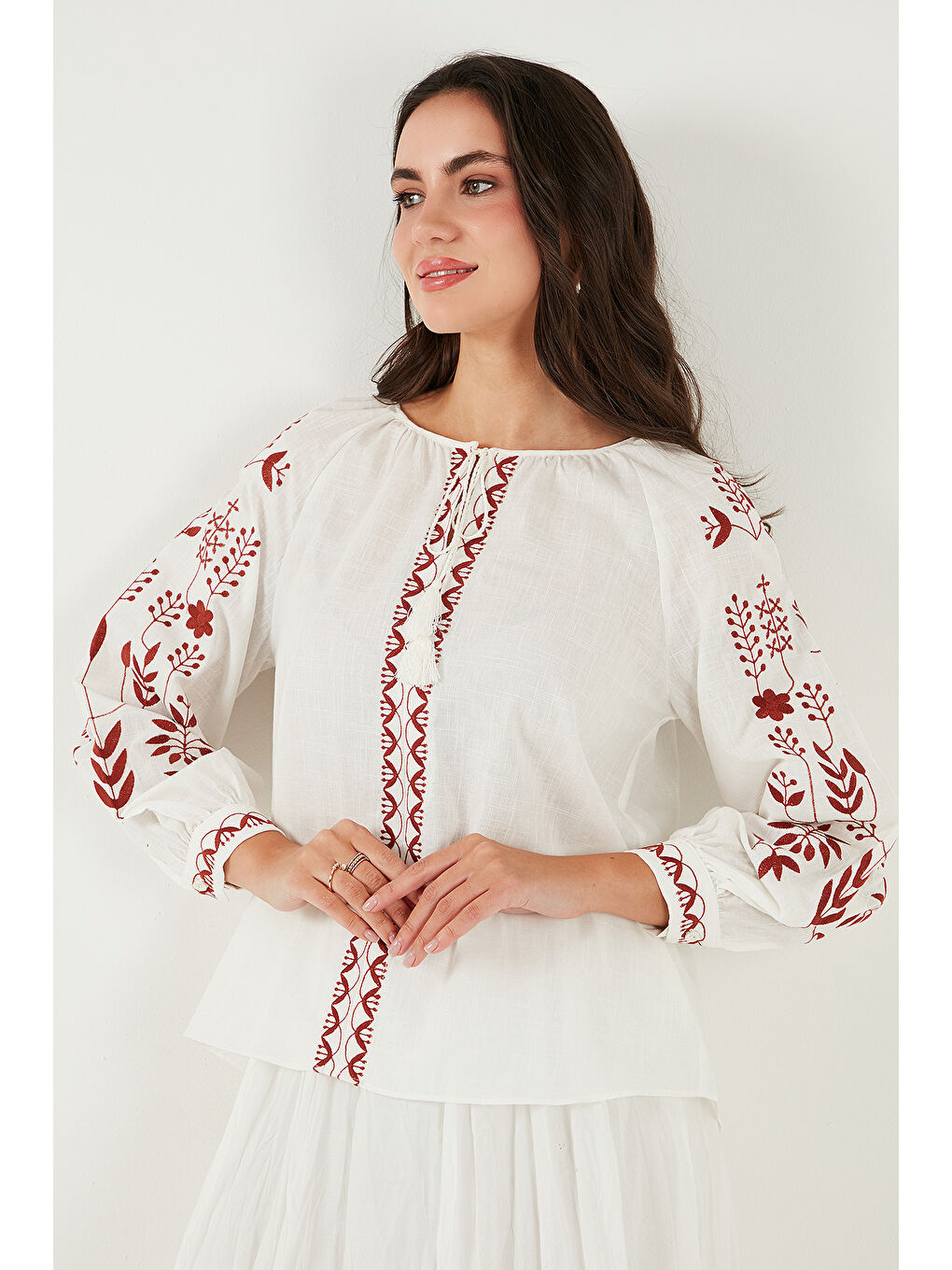 Turuncu Pamuklu Regular Fit Balon Kol Nakış İşlemeli Kadın Bluz 6110936-1