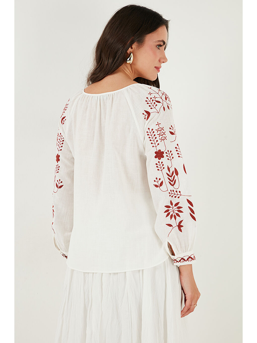 Turuncu Pamuklu Regular Fit Balon Kol Nakış İşlemeli Kadın Bluz 6110936-6