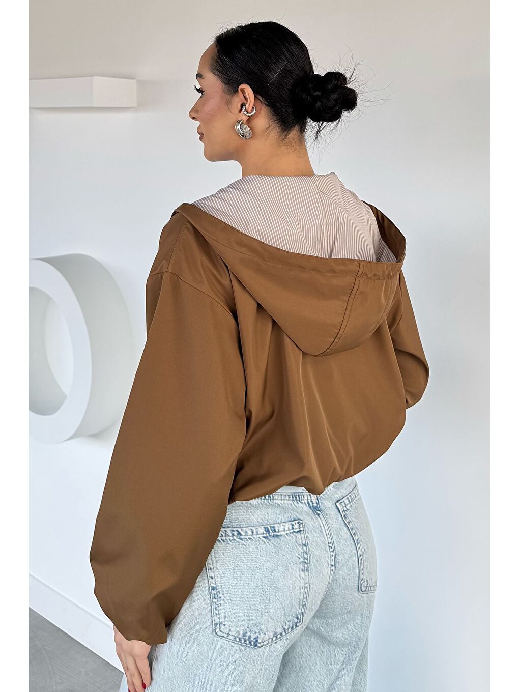 Kahverengi Kadın Kapüşonlu Bel Lastikli Çift Cepli Mevsimlik Mont-3