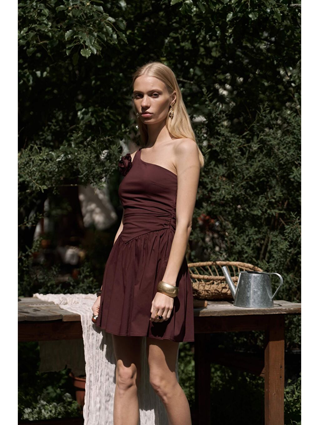 Lissa Tek Omuz Gül Detay Bordo Mini Elbise-3