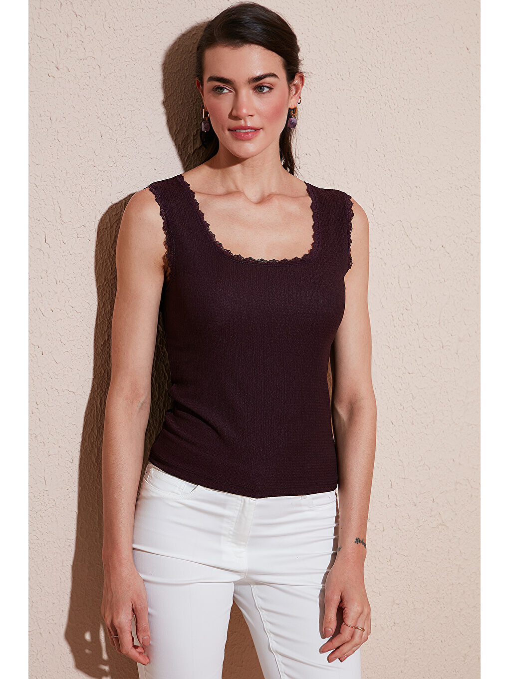 Bordo Slim Fit Kalın Askılı Dantelli Kare Yaka Bürümcük Kadın Atlet 5864979-1