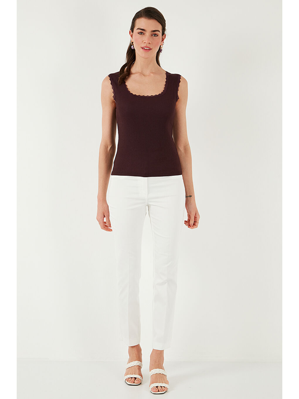 Bordo Slim Fit Kalın Askılı Dantelli Kare Yaka Bürümcük Kadın Atlet 5864979-2