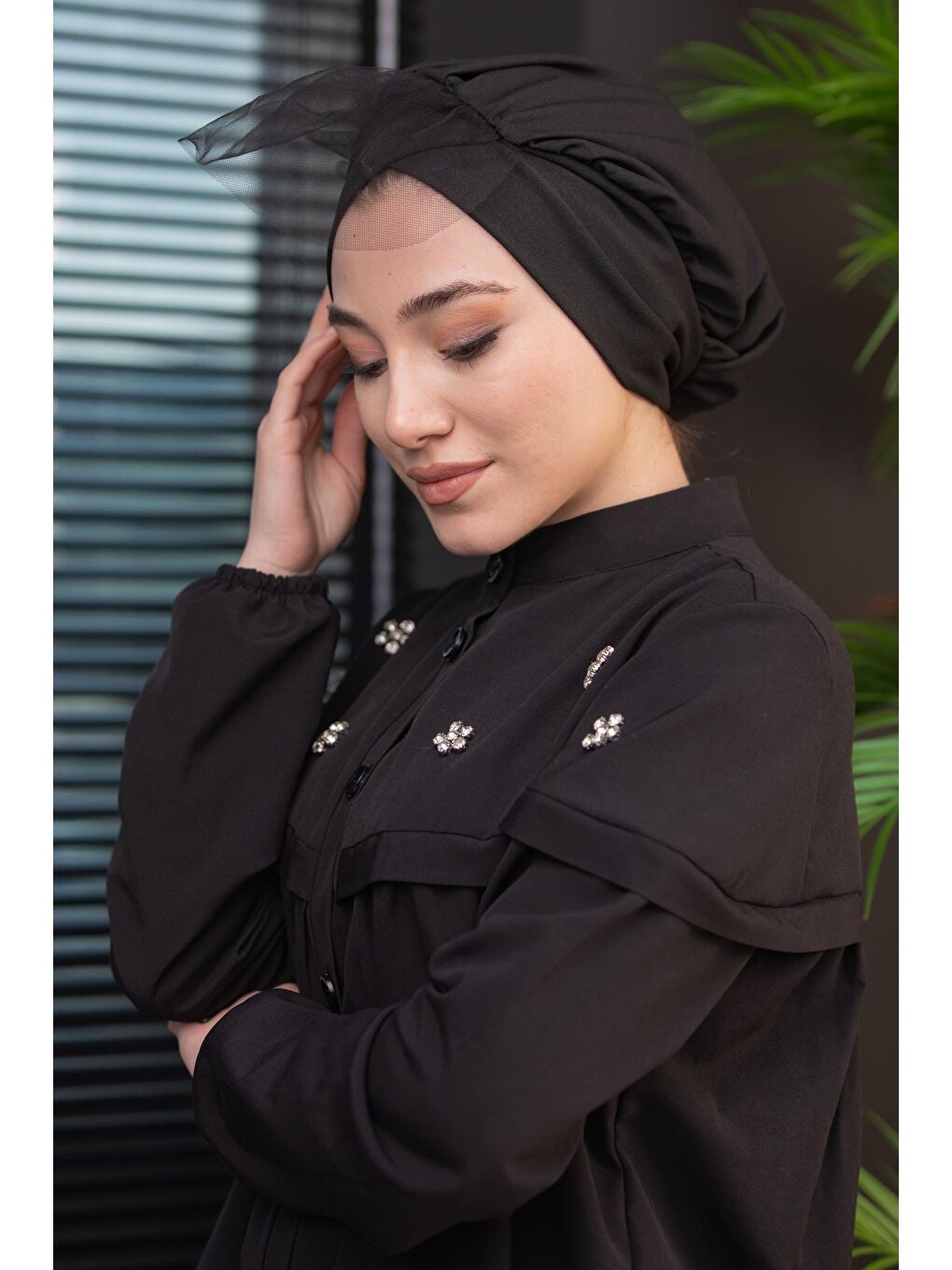 Orta Kadın Siyah Bone - 30092-1