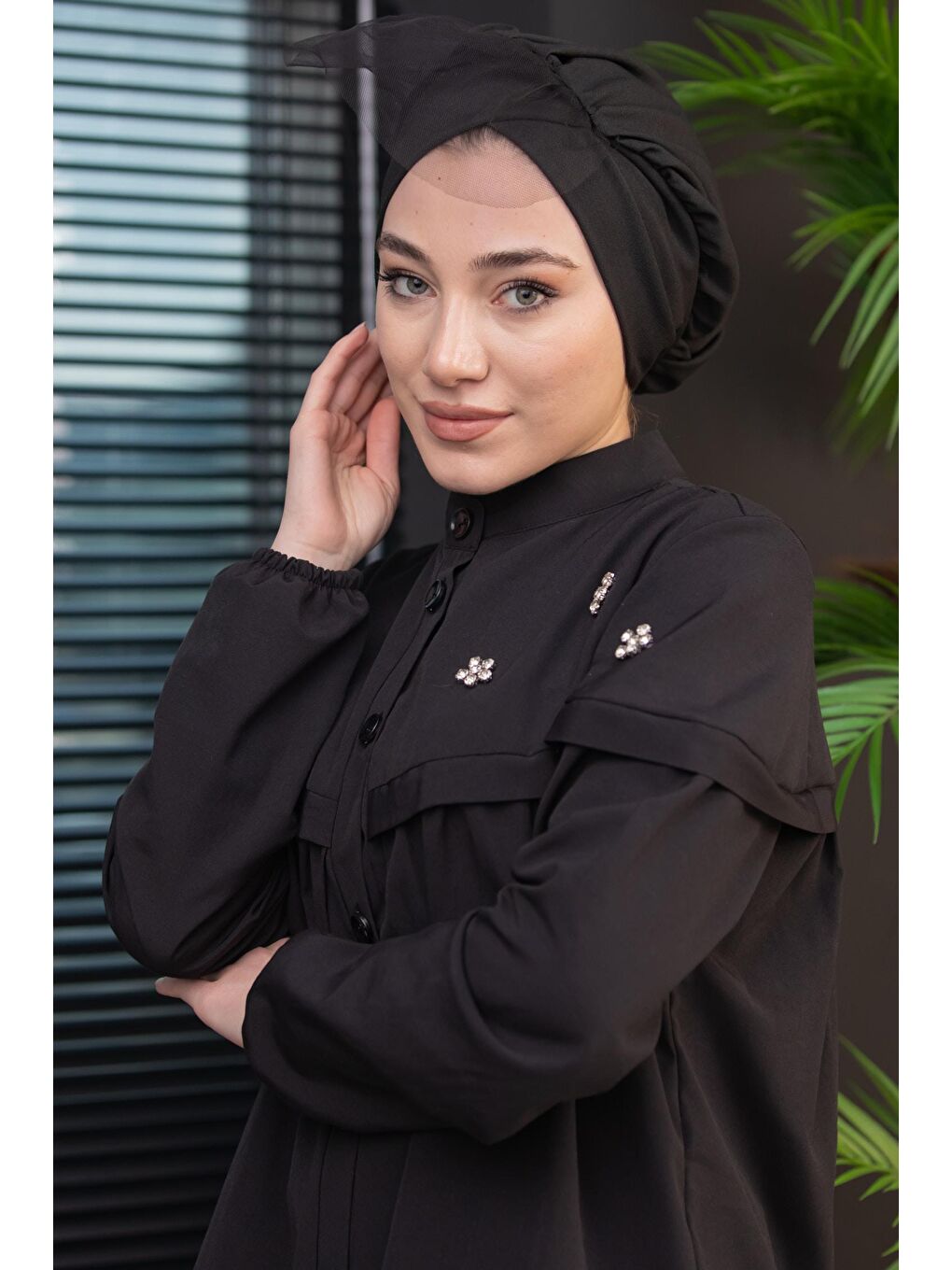 Orta Kadın Siyah Bone - 30092-2