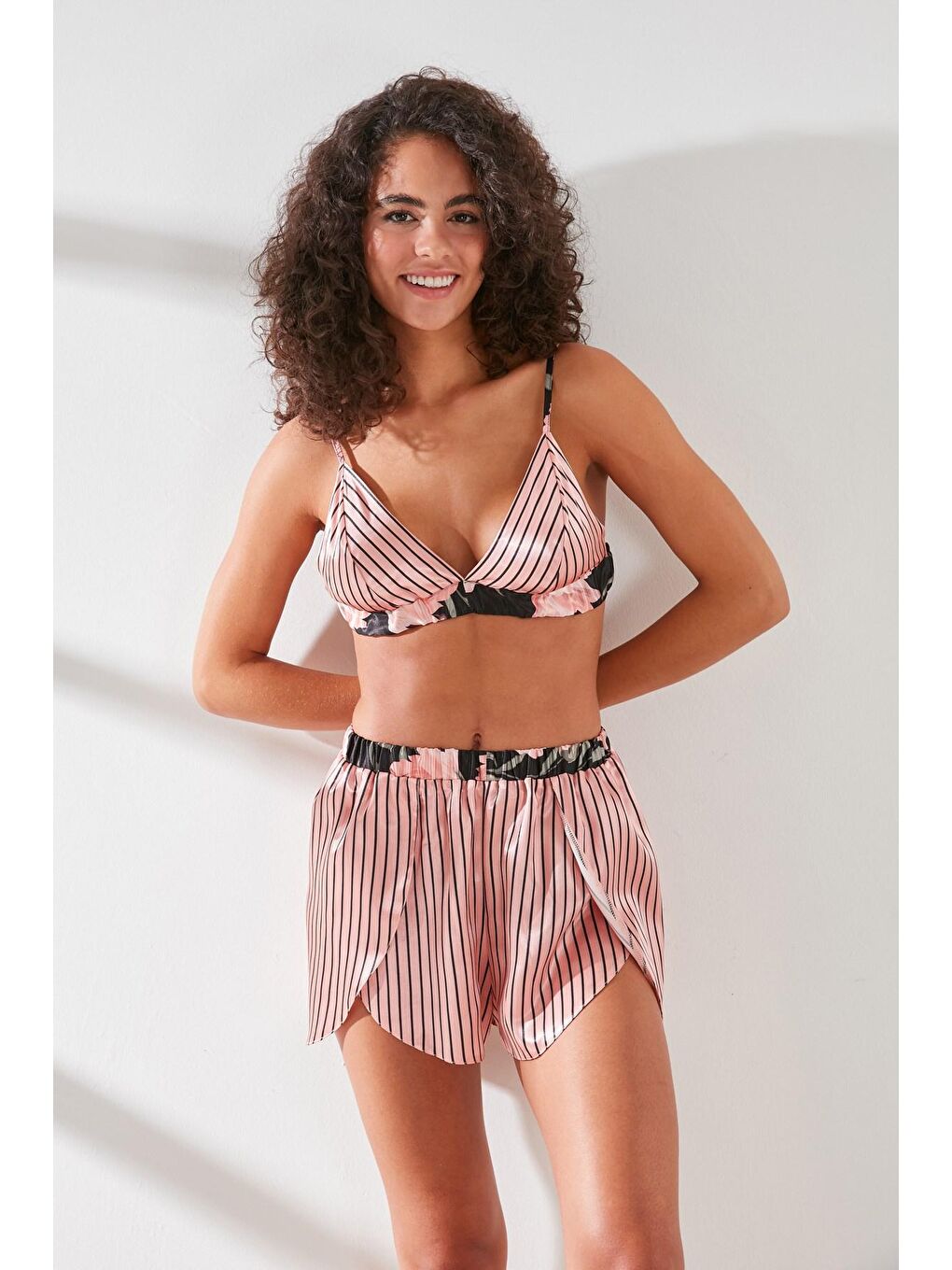 Pembe Saten Sütyen Şort Takım 9065 Somon/Siyah-3