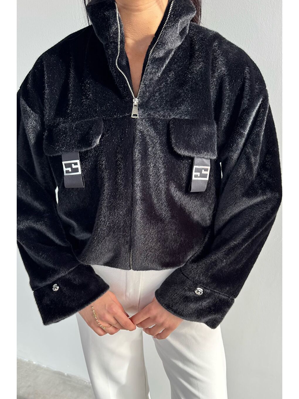 Siyah Kadın Astarlı Fermuarlı Pelüş Ceket-1