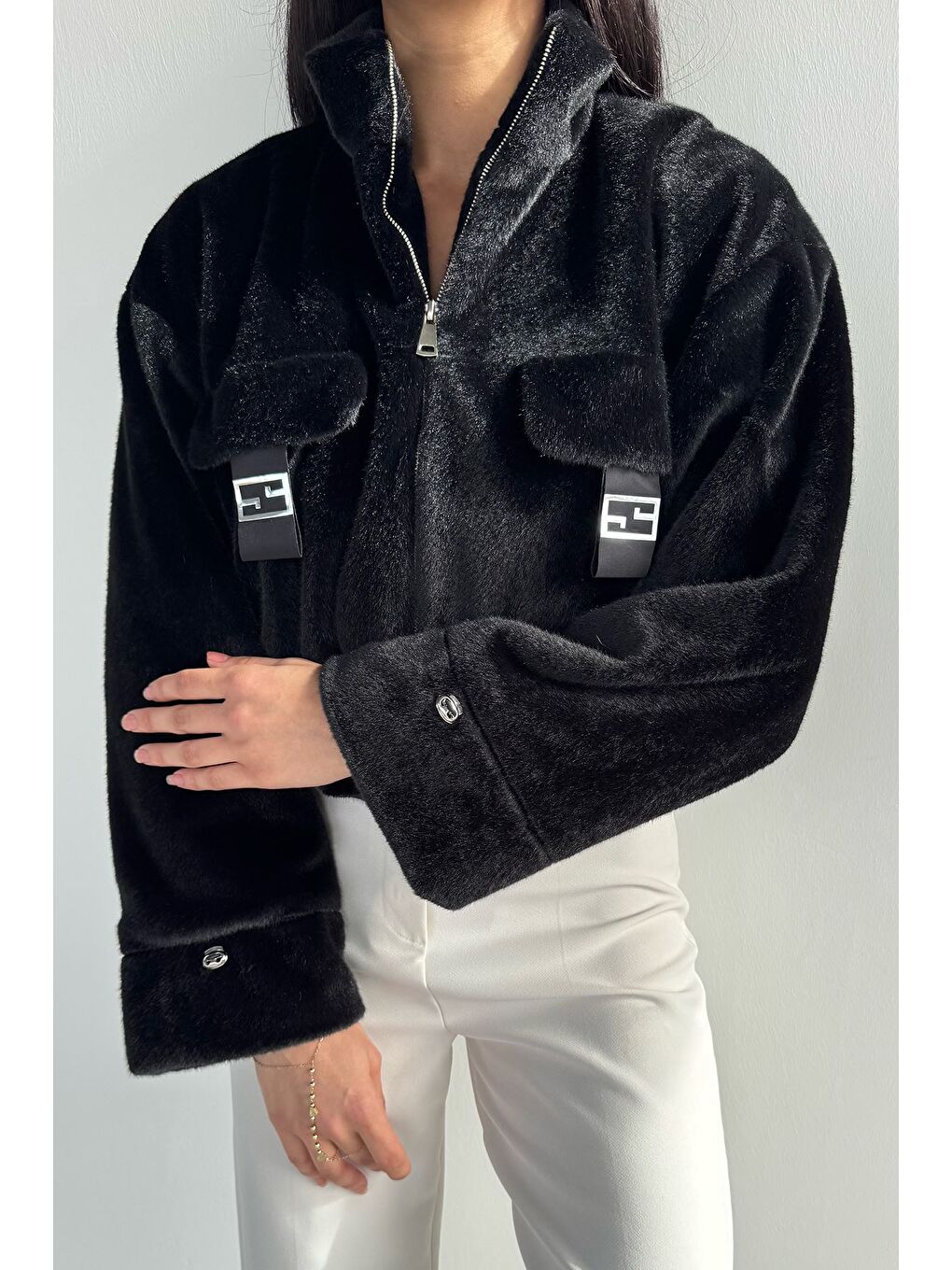 Siyah Kadın Astarlı Fermuarlı Pelüş Ceket-2