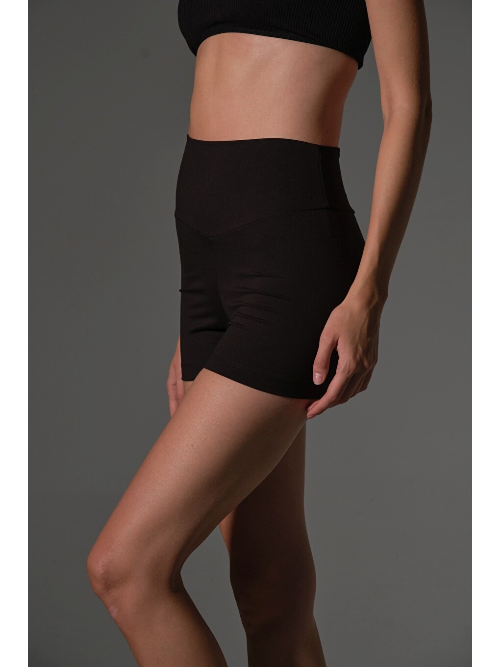 Siyah yüksek bel toparlayıcı esnek kumaş, kadın spor taytı 10 cm comfortlux high rise hot pants-1