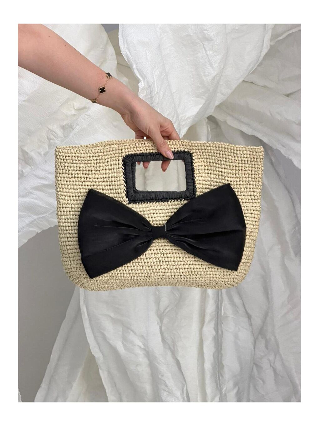 Fiyonk Detaylı Bej Hasır Çanta CNT1191