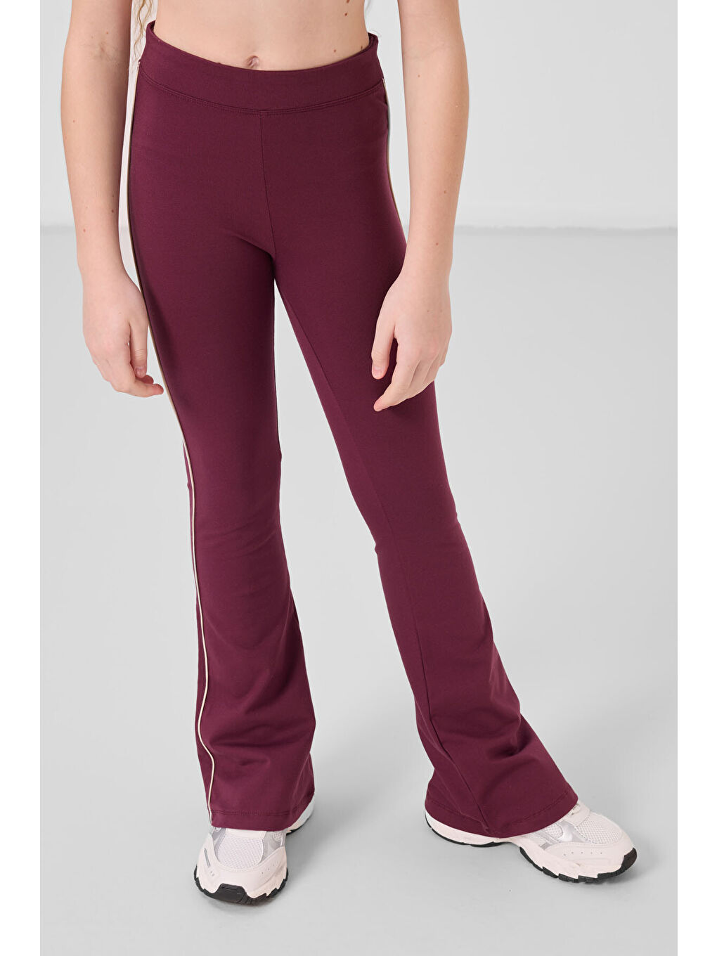 Bej-Bordo Pamuklu O Yaka Standart Fit Basic İspanyol Paça Kız Çocuk Tayt Takım - 75192-1