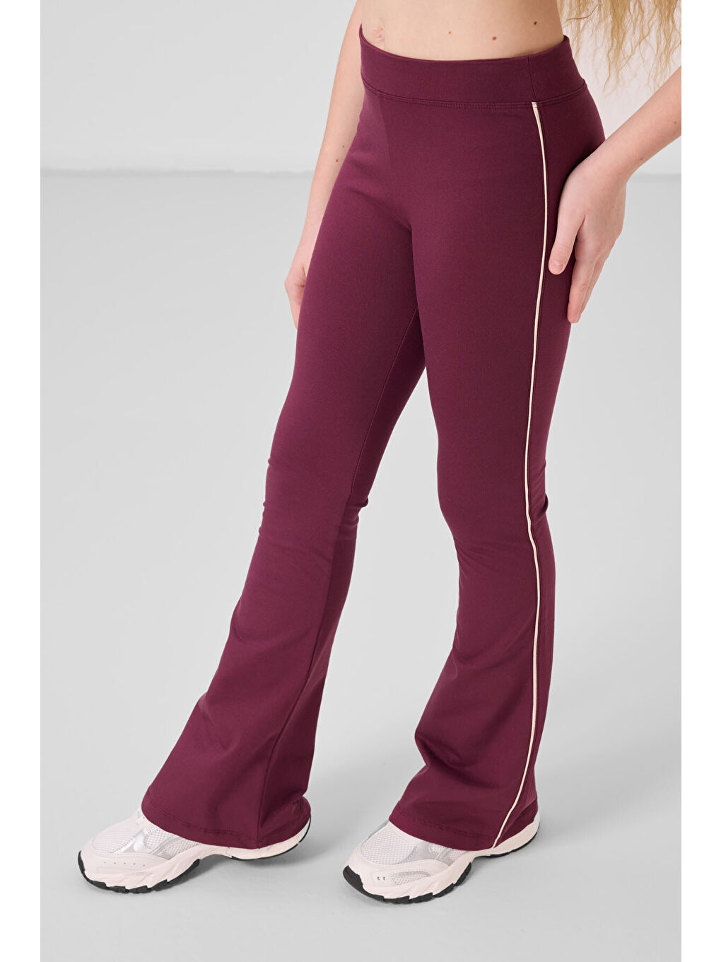 Bej-Bordo Pamuklu O Yaka Standart Fit Basic İspanyol Paça Kız Çocuk Tayt Takım - 75192-3