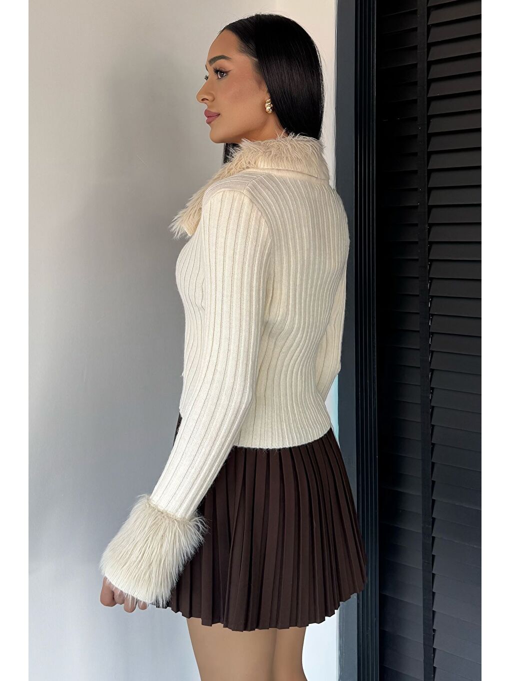 Ekru Kadın Yaka Ve Bilek Pelüşlü Triko Hırka-3