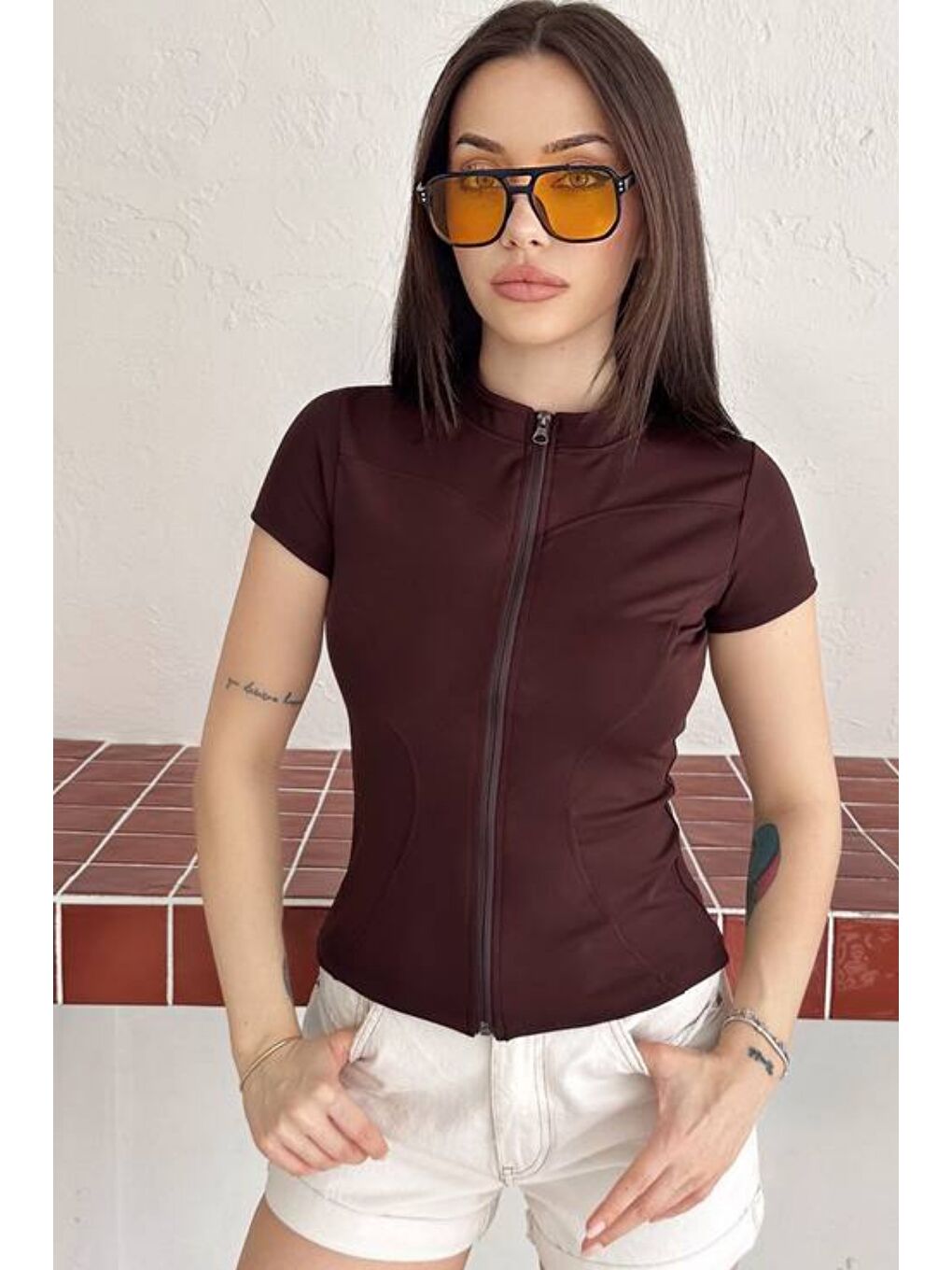 Kahverengi Kadın Fermuarlı Fit Tişört Slim Fit Kısa Kollu Bluz Basic Crop Üst-1