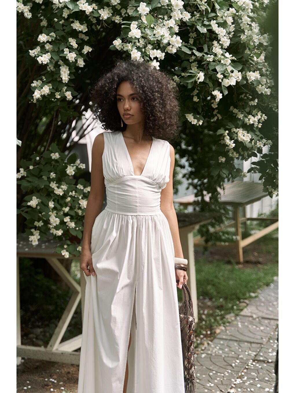 Emilia Korse Detay Ekru Uzun Elbise