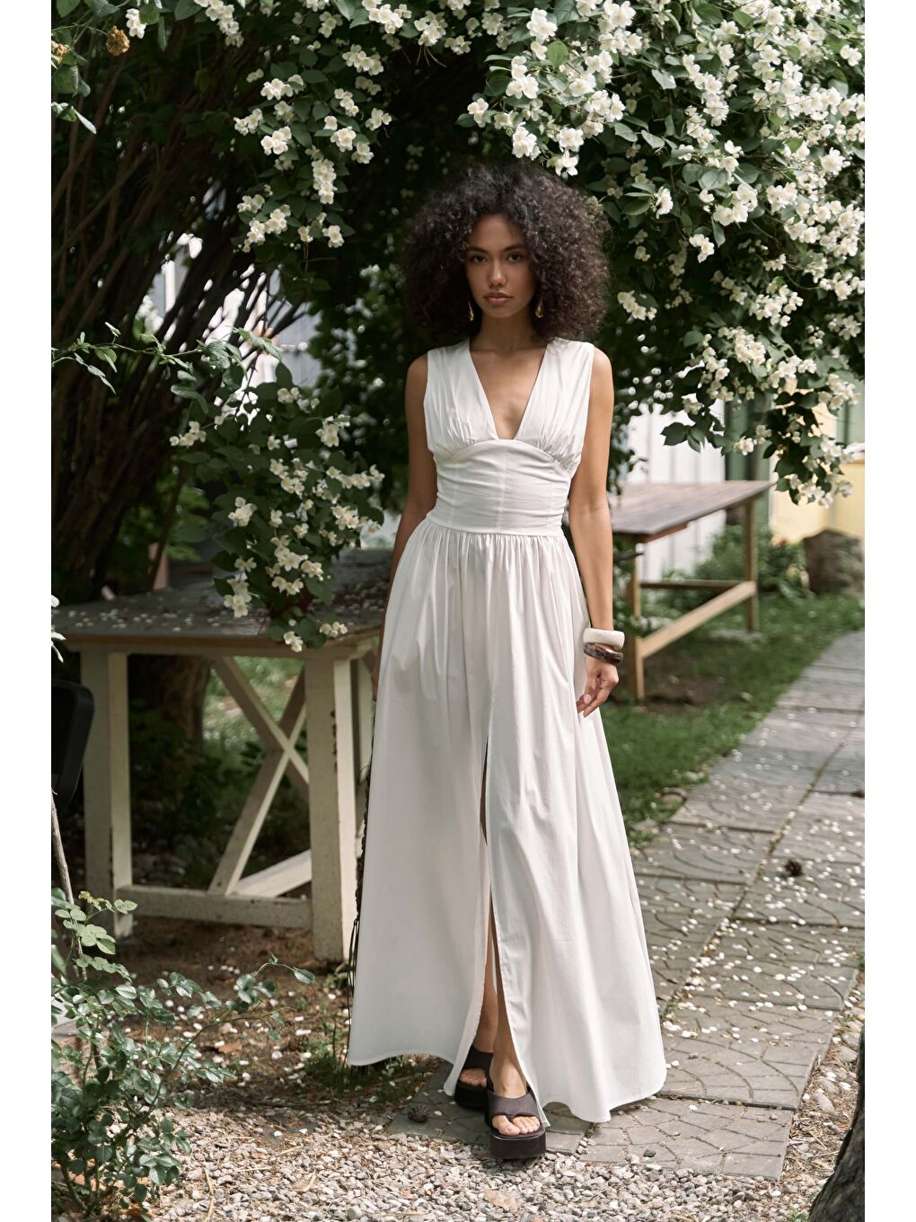 Emilia Korse Detay Ekru Uzun Elbise-1