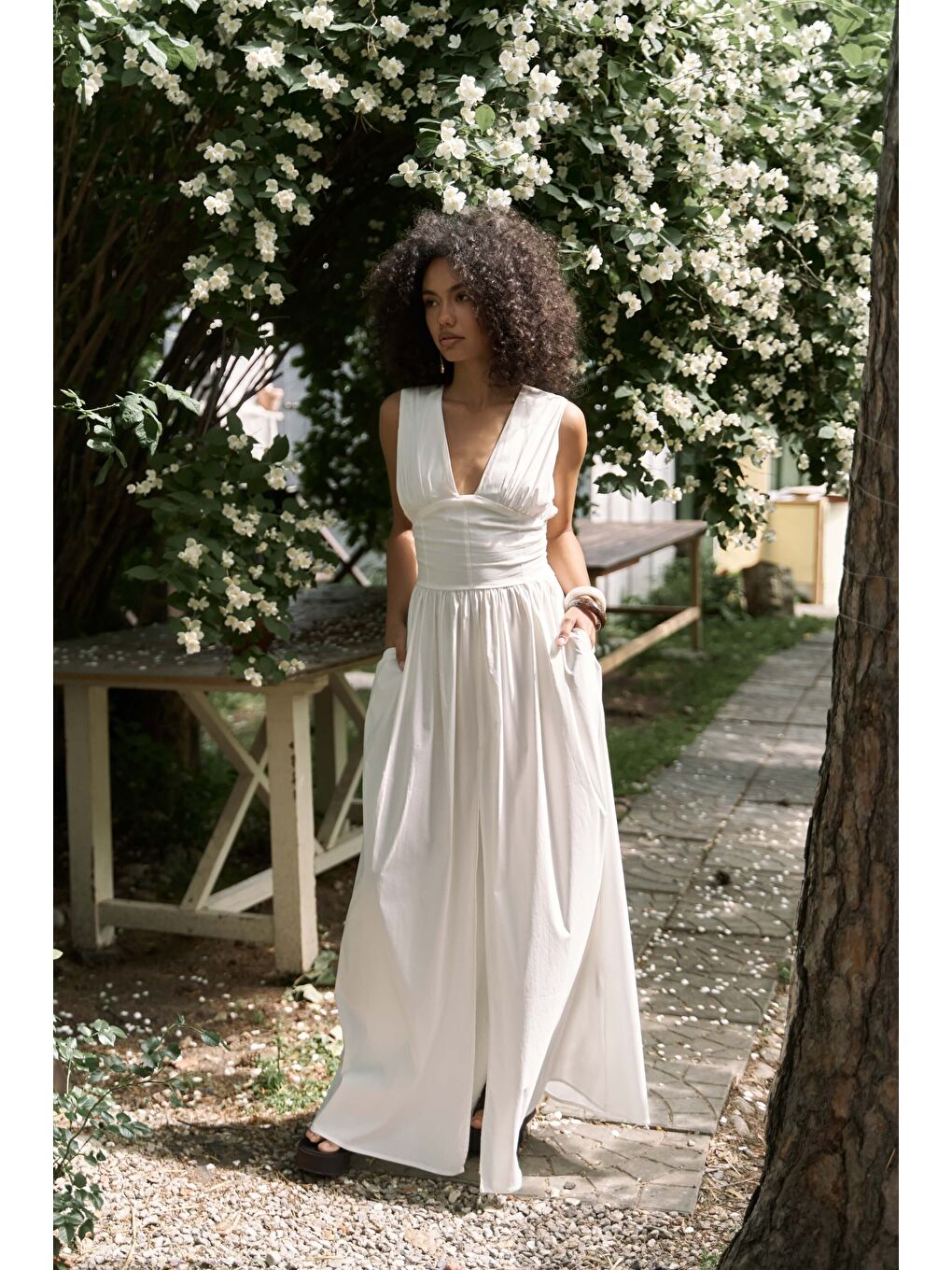 Emilia Korse Detay Ekru Uzun Elbise-2