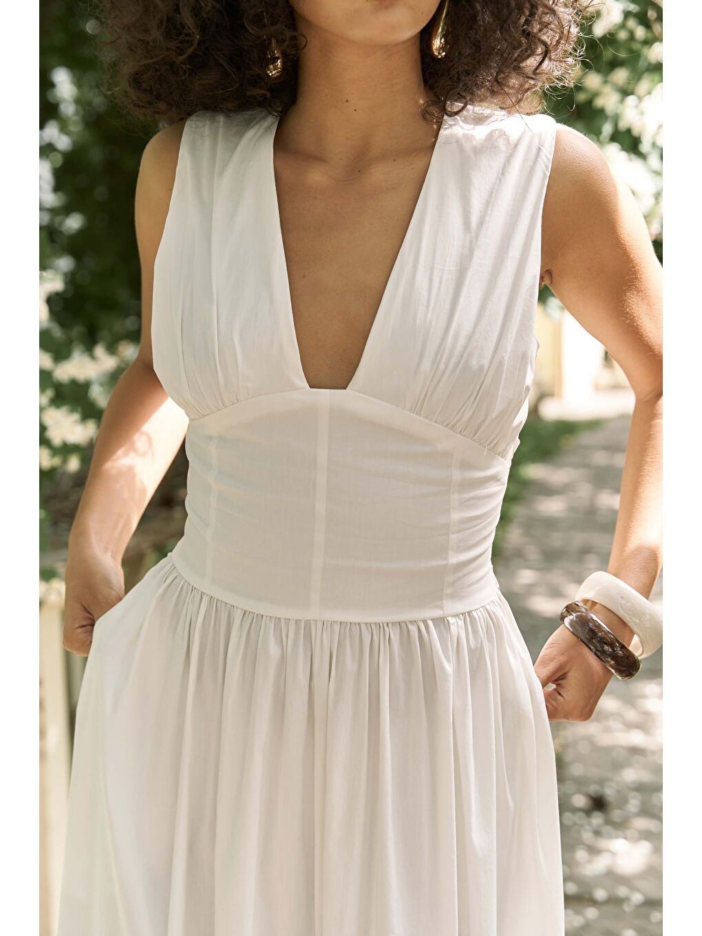 Emilia Korse Detay Ekru Uzun Elbise-5