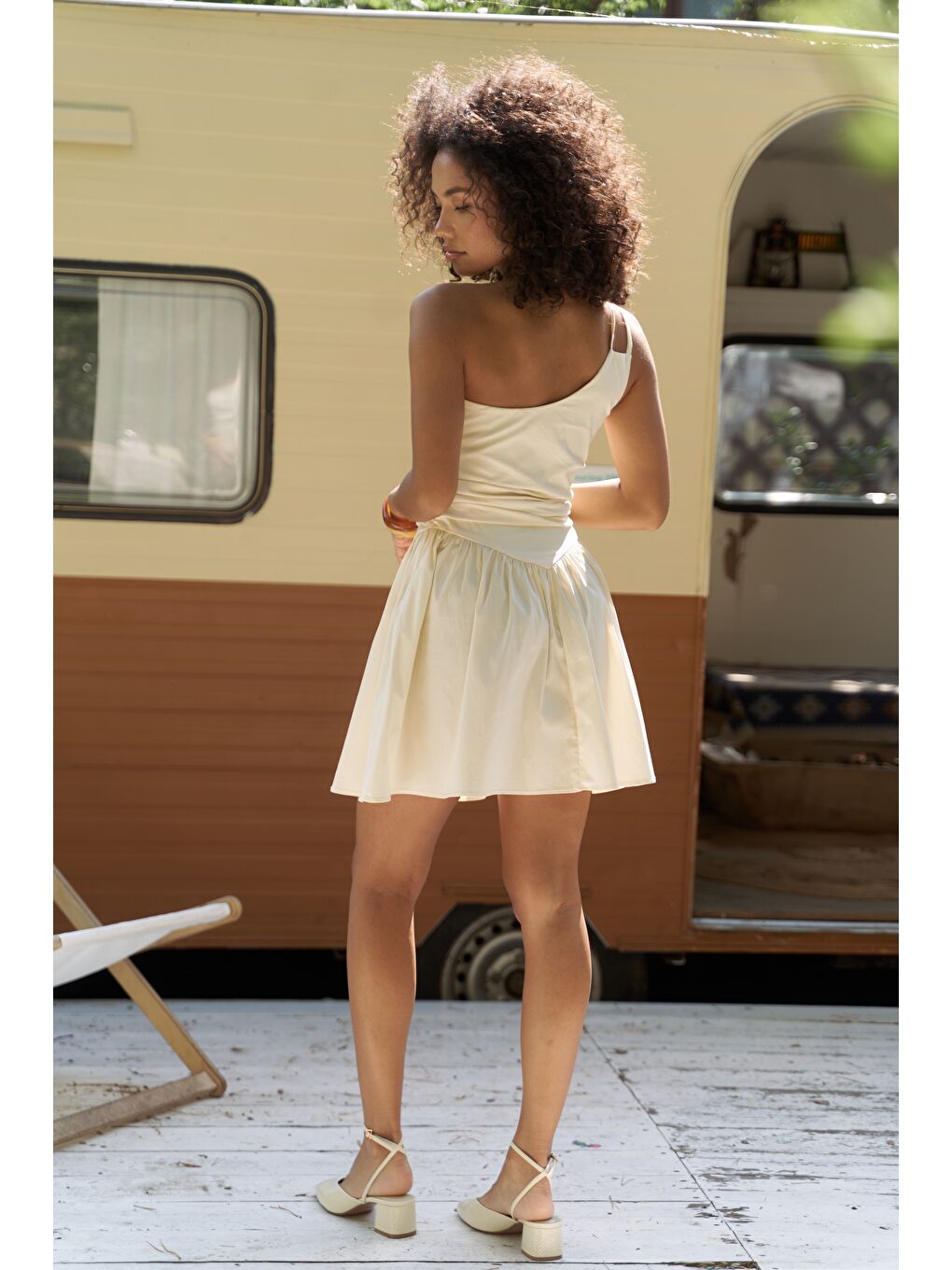 Lissa Tek Omuz Gül Detay Sarı Mini Elbise-3