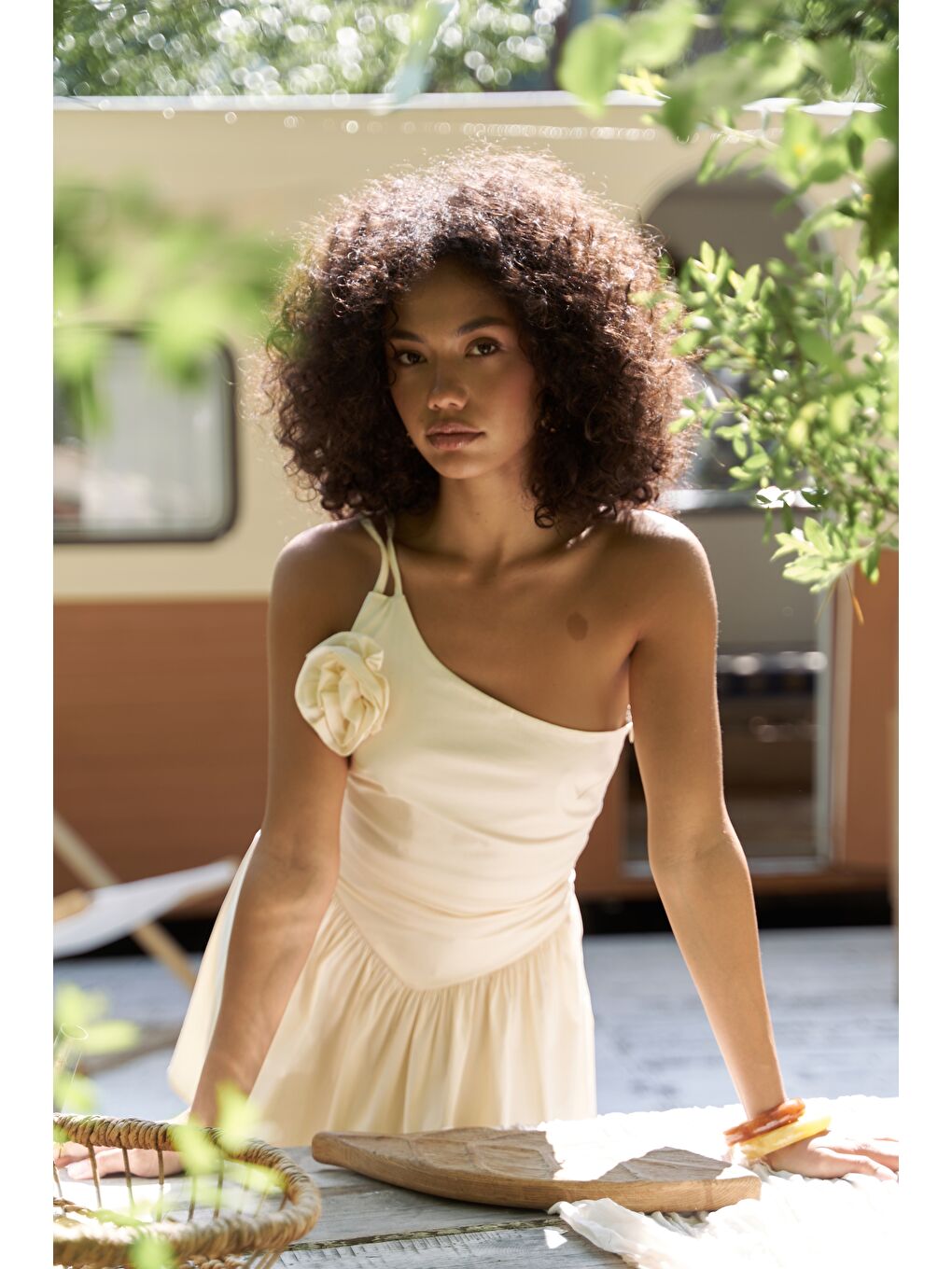 Lissa Tek Omuz Gül Detay Sarı Mini Elbise-4