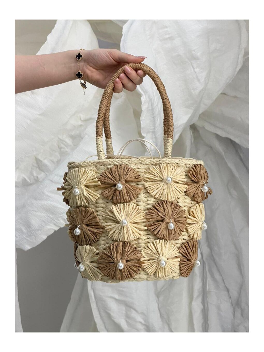 Çiçek Aplikeli Bej Hasır Çanta CNT1163