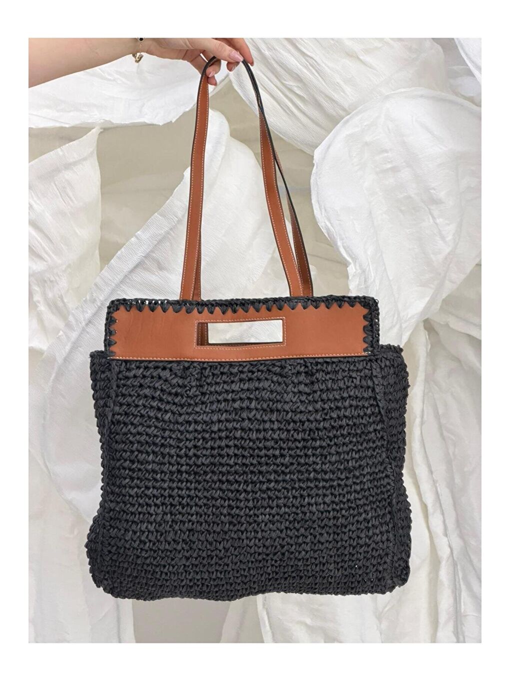 Deri Üst Detaylı Siyah Hasır Çanta CNT1320