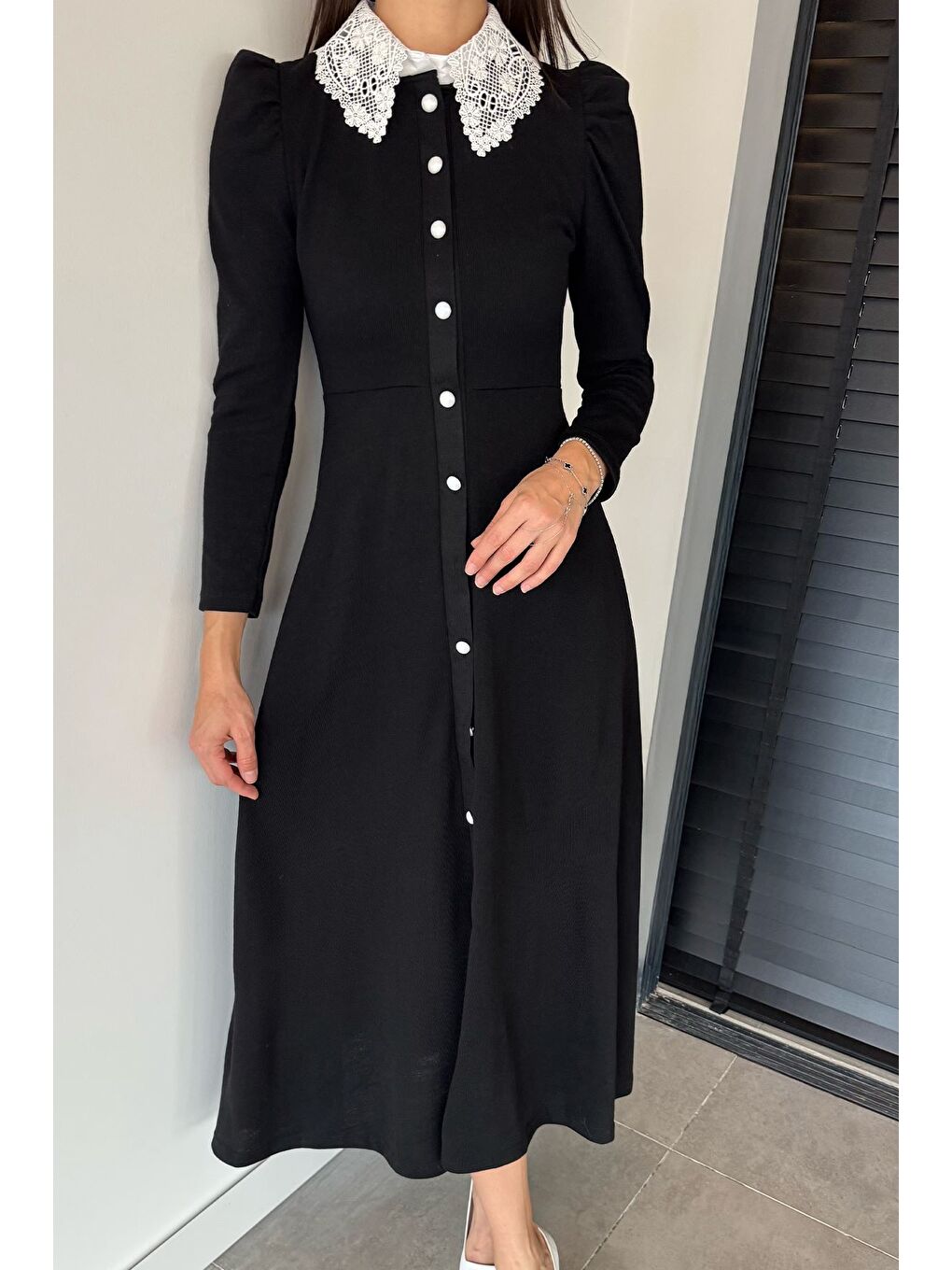 Siyah Kadın Dantel Yaka Boydan Düğmeli Triko Elbise-1
