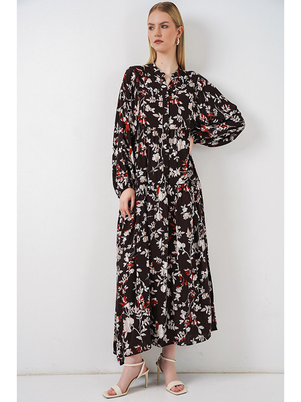 Kadın Desenli Uzun Tesettür Elbise 2585 - Beyaz - Kahve-2