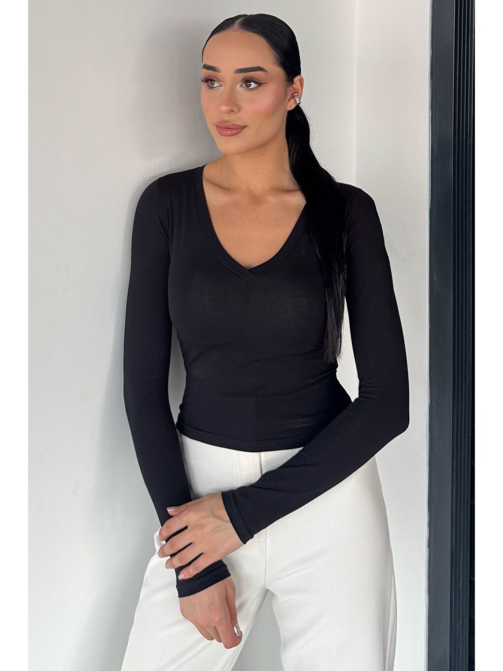 Siyah V Yaka Uzun Kol Kadın Body Bluz-2