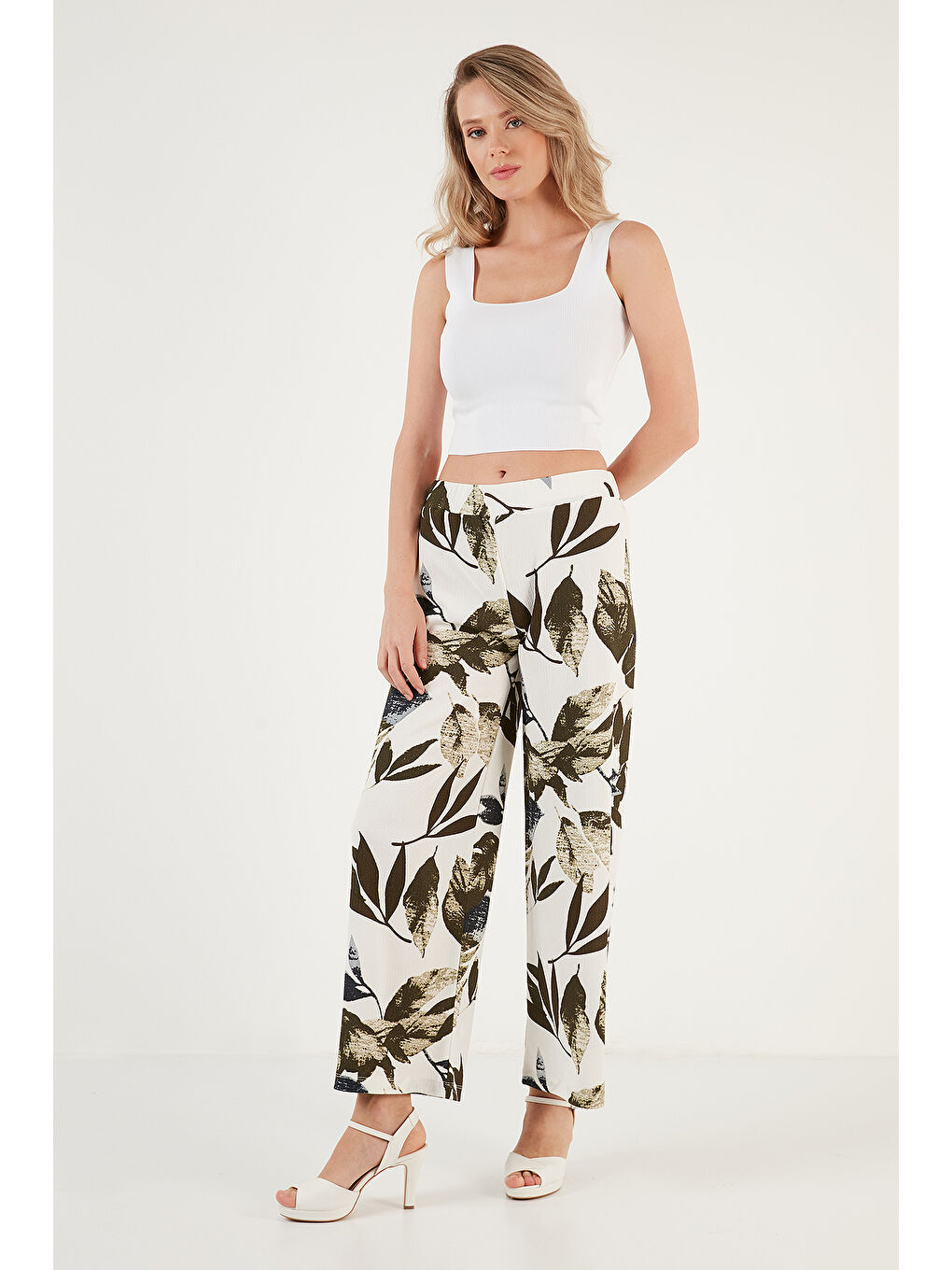 Yeşil Desenli Beli Lastikli Bol Paça Kadın Pantolon 5869018