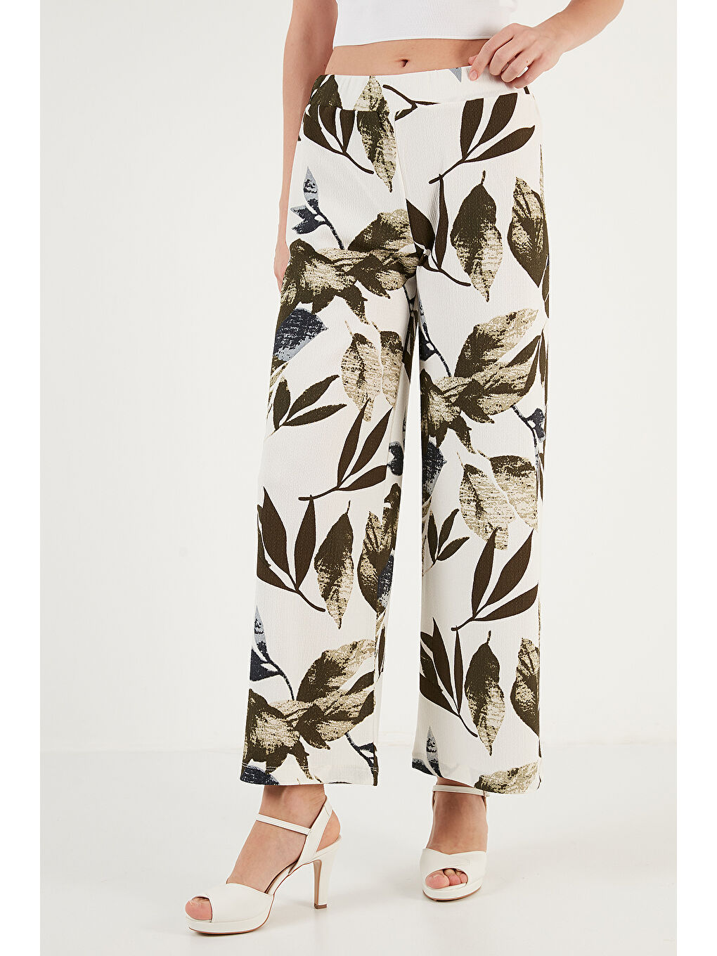 Yeşil Desenli Beli Lastikli Bol Paça Kadın Pantolon 5869018-1