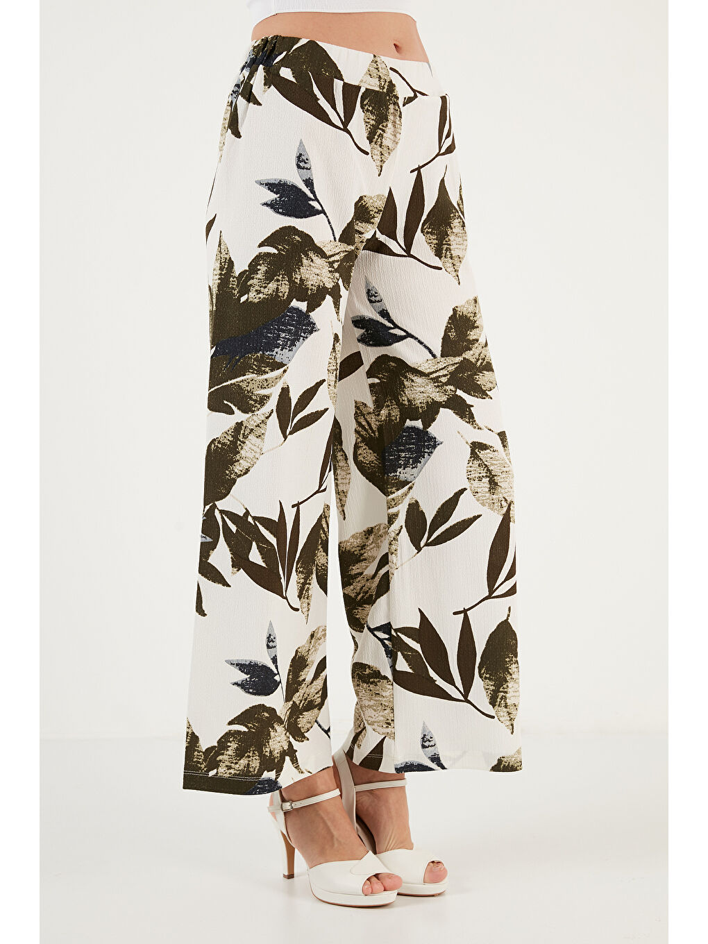 Yeşil Desenli Beli Lastikli Bol Paça Kadın Pantolon 5869018-2