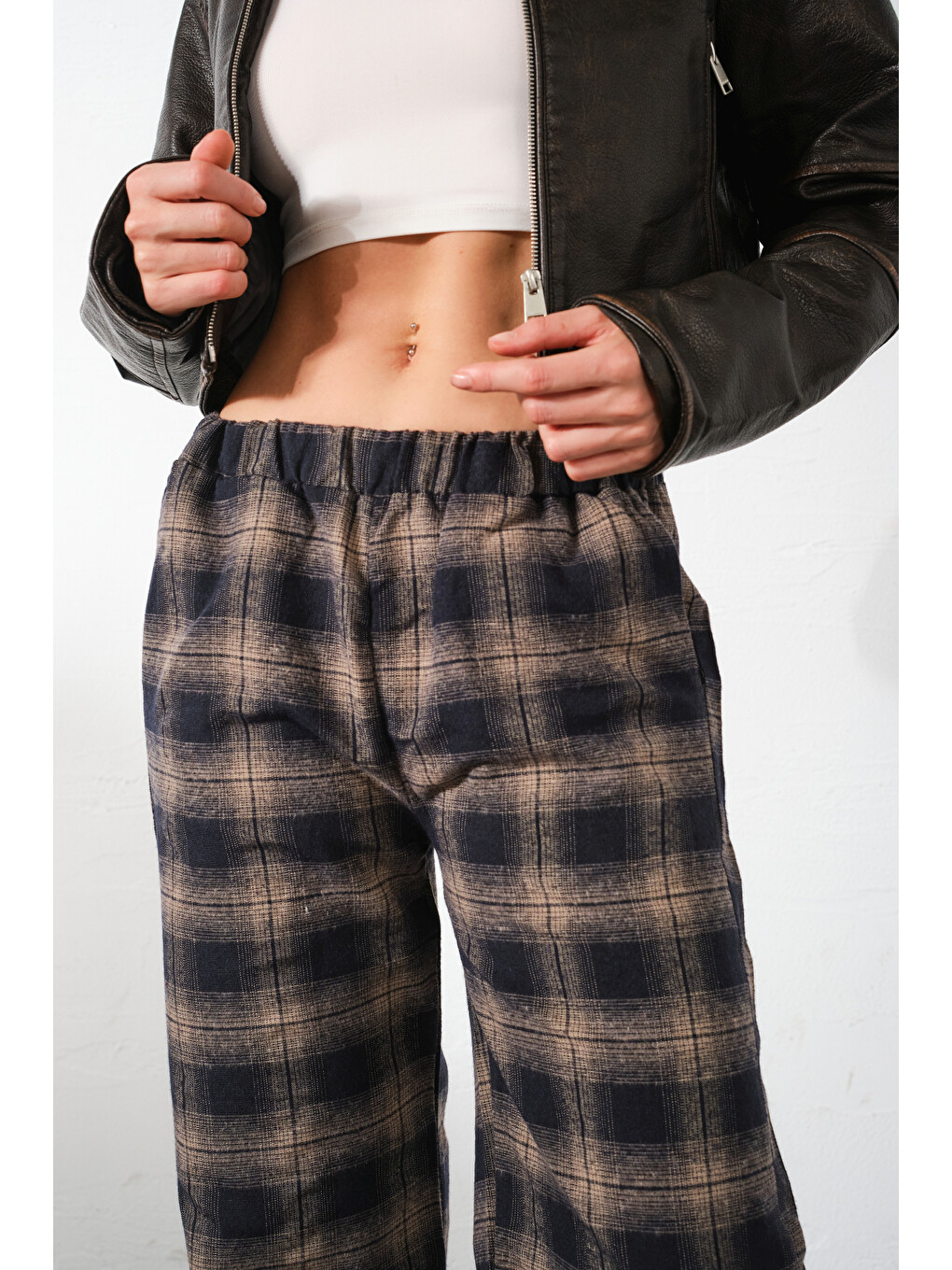 Bej Ekoseli Flanel Yüksek Bel Pijama Altı Rahat Kesim Geniş Paça Pamuklu Kadın Pantolon-2