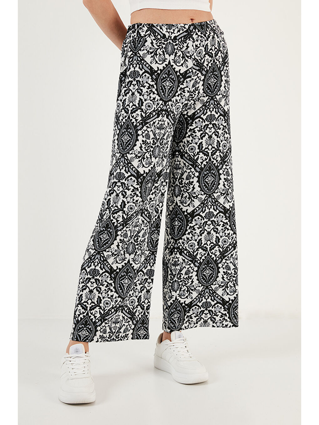 Siyah Desenli Beli Lastikli Bol Paça Kadın Pantolon 5869018-1