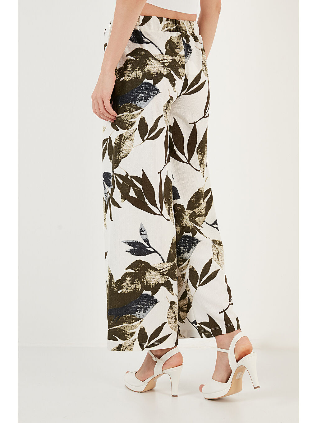 Yeşil Desenli Beli Lastikli Bol Paça Kadın Pantolon 5869018-3