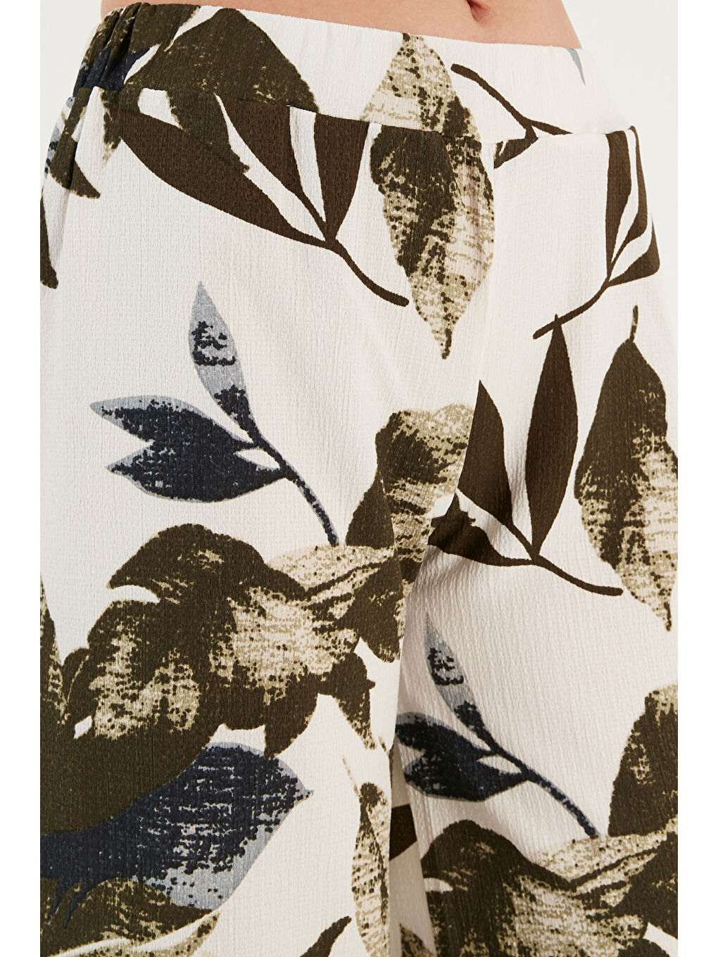 Yeşil Desenli Beli Lastikli Bol Paça Kadın Pantolon 5869018-4