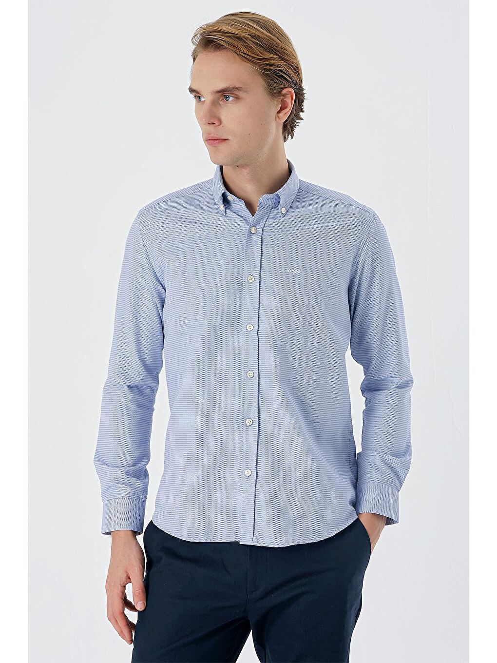 Koyu Mavi Uzun Kollu Desenli Armürlü Düğmeli Yaka Cepsiz  Pamuklu Klasik Slim Fit Gömlek 1004235148-1