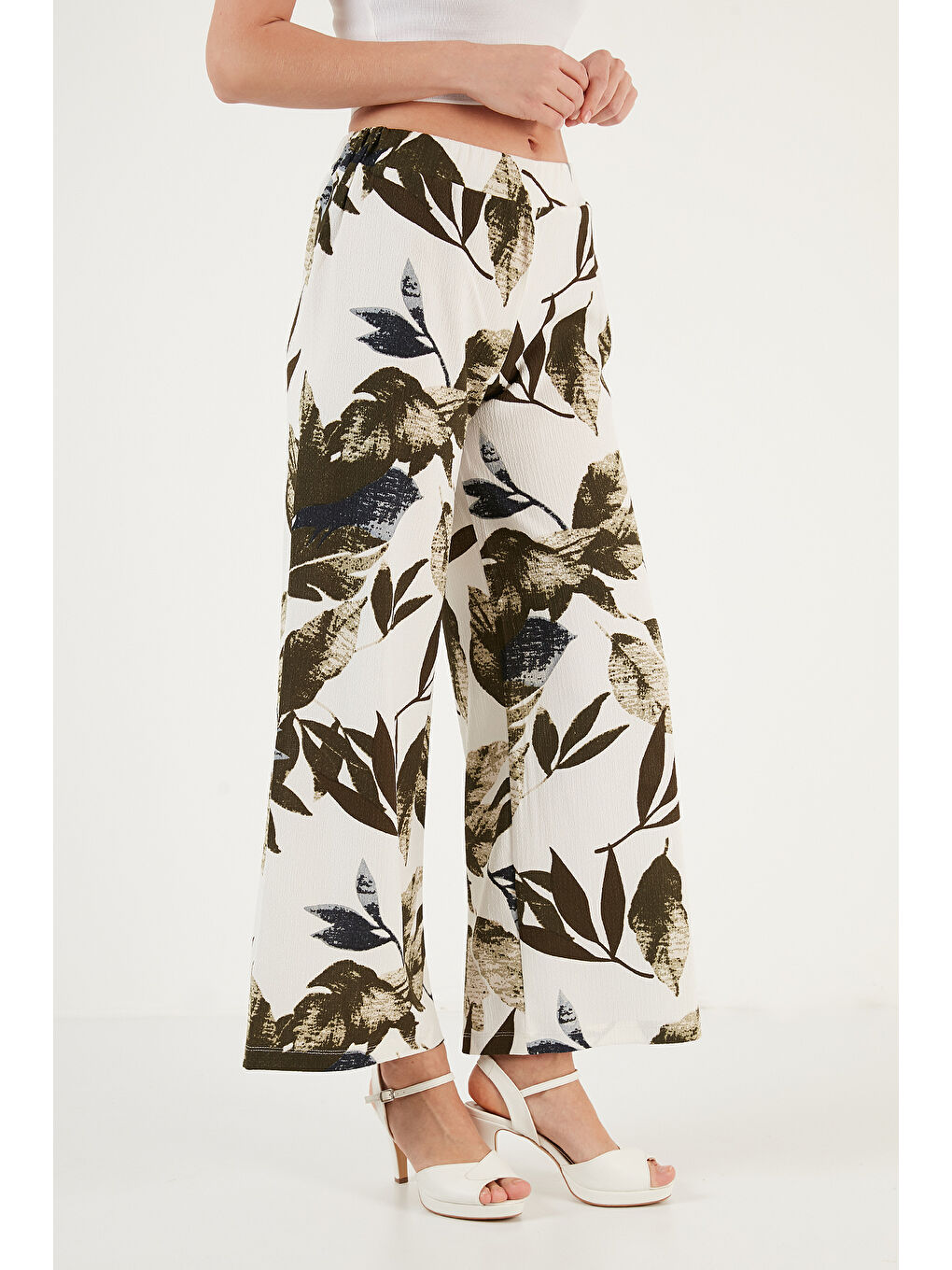 Yeşil Desenli Beli Lastikli Bol Paça Kadın Pantolon 5869018-5