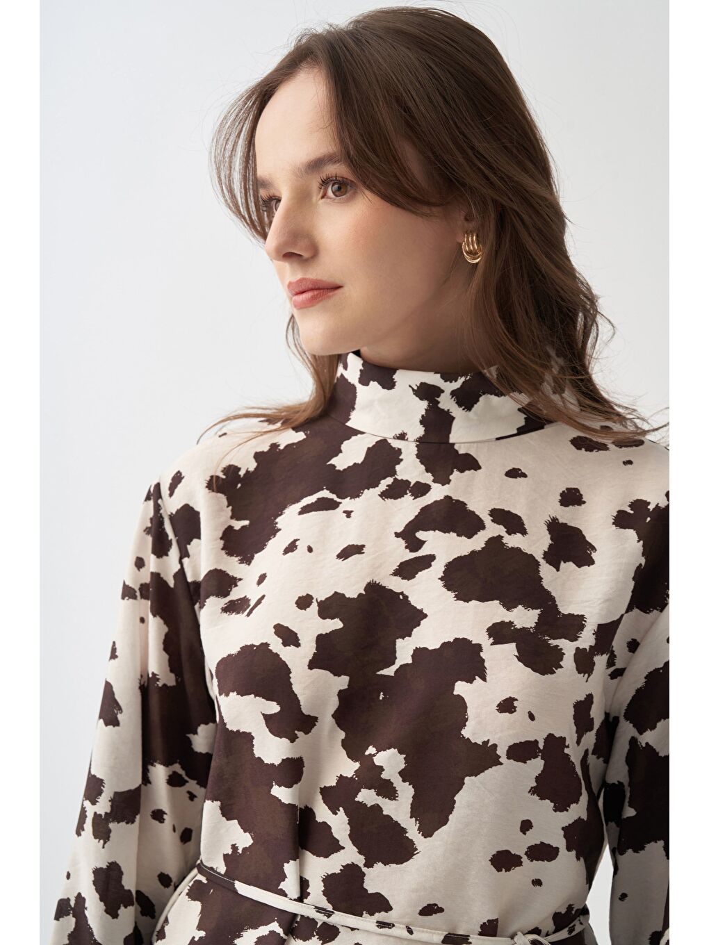 Kahverengi Acı Kahve-Dalmaçya Desen Kemerli Bluz-4