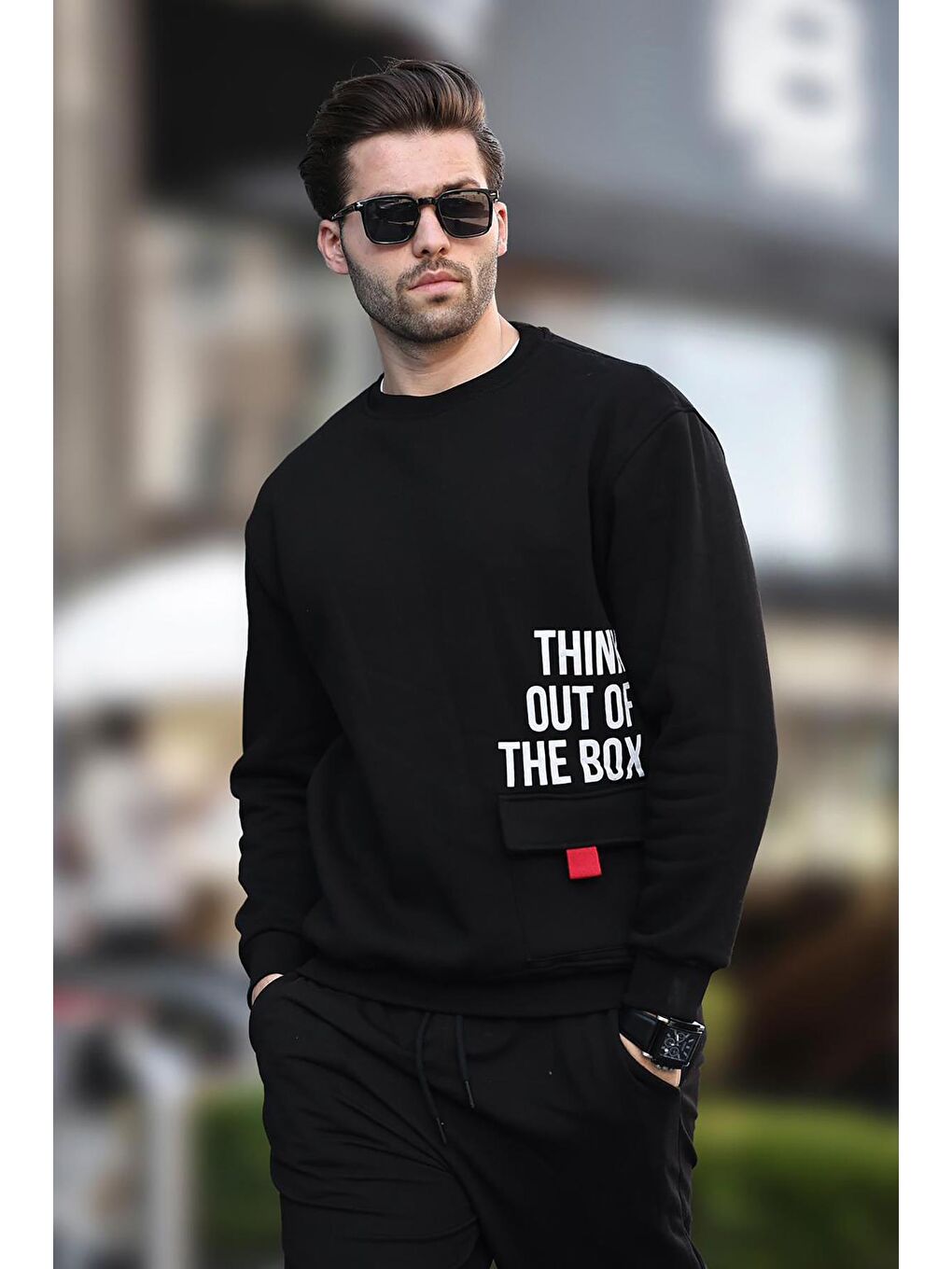 Madmext Siyah Bisiklet Yaka Şardonlu Cep Detaylı Baskılı Erkek Sweatshirt 7061