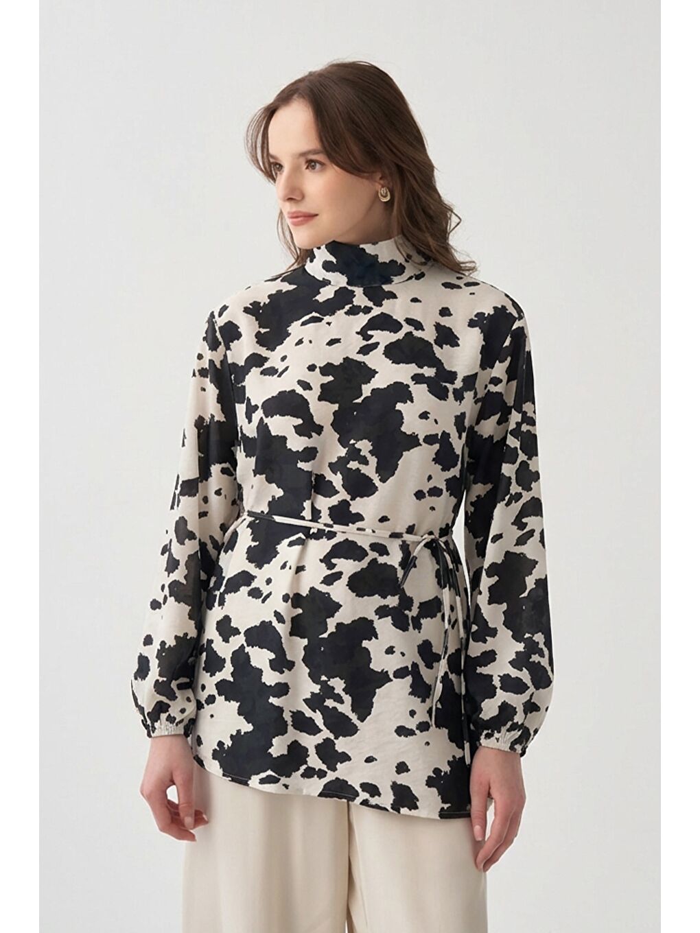Siyah-Dalmaçya Desen Kemerli Bluz-1