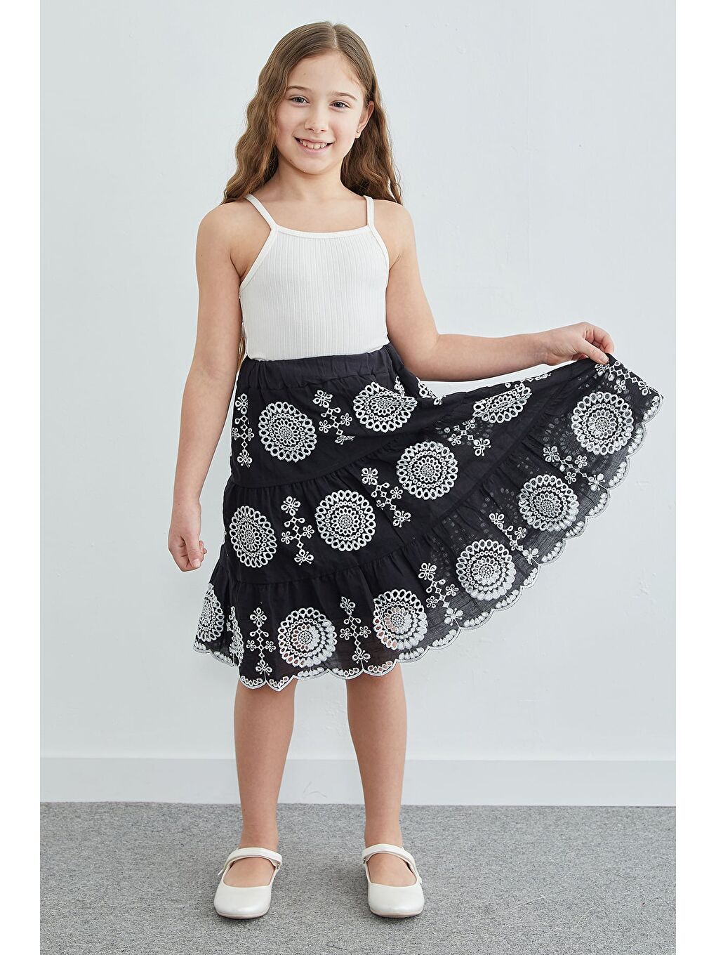 Siyah Beli Lastikli Brode Nakışlı Kız Çocuk Etek-2