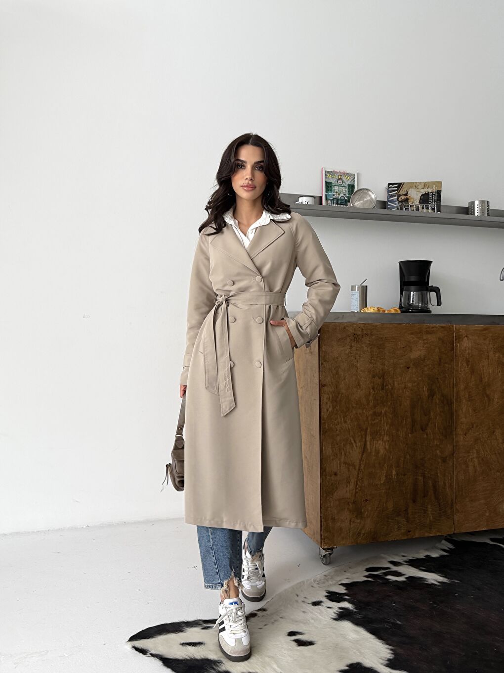 Ekru Kadın Klasik Cepli Kuşaklı Trend Midi Krem Trençkot-3