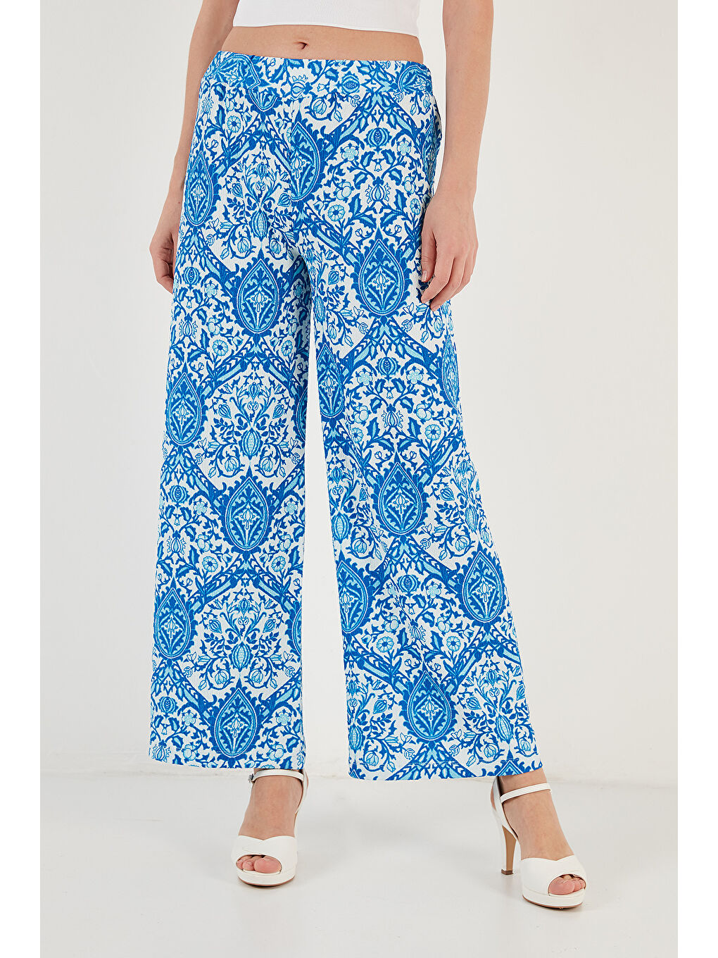 Mavi Desenli Beli Lastikli Bol Paça Kadın Pantolon 5869018-1
