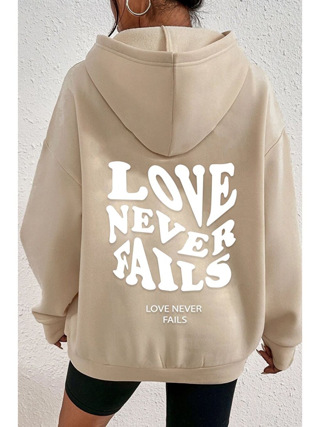 uyguntarz Bej Unisex Love Never Fails Sırt Baskılı Sweatshirt