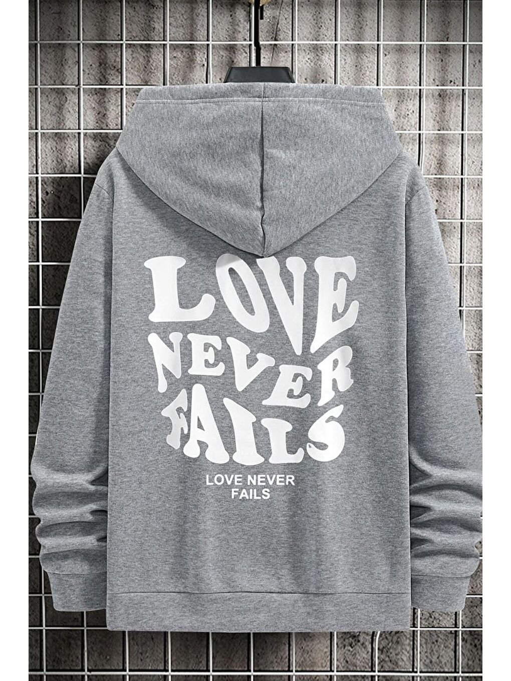 uyguntarz Gri Unisex Love Never Fails Sırt Baskılı Sweatshirt