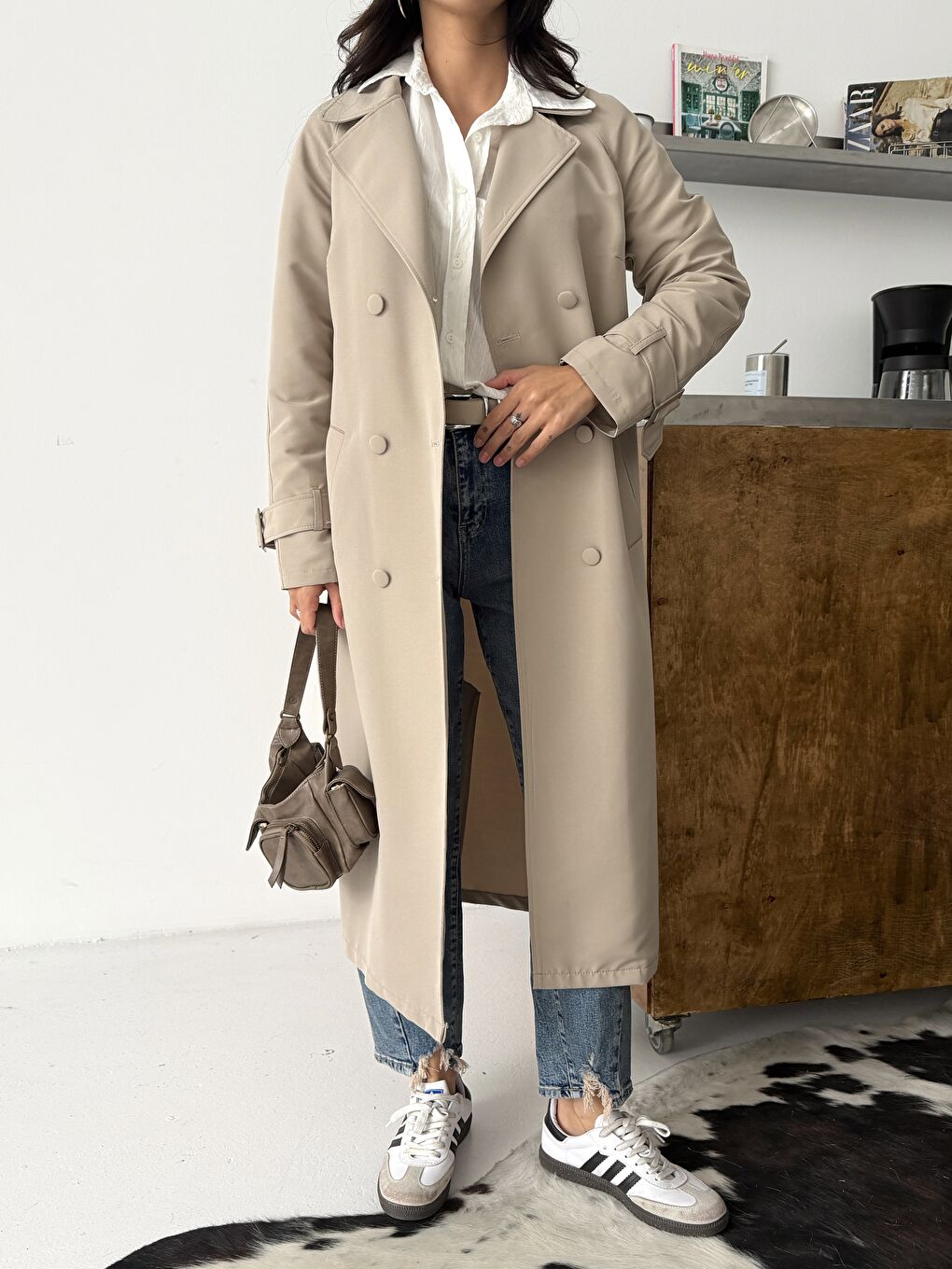 Ekru Kadın Klasik Cepli Kuşaklı Trend Midi Krem Trençkot-5