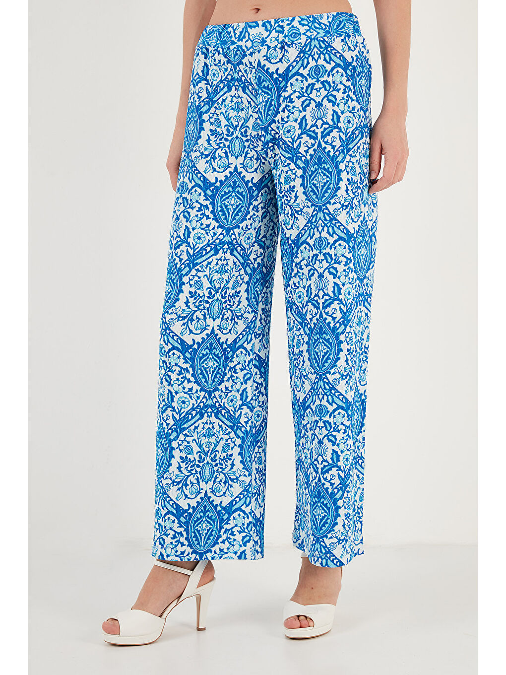 Mavi Desenli Beli Lastikli Bol Paça Kadın Pantolon 5869018-5