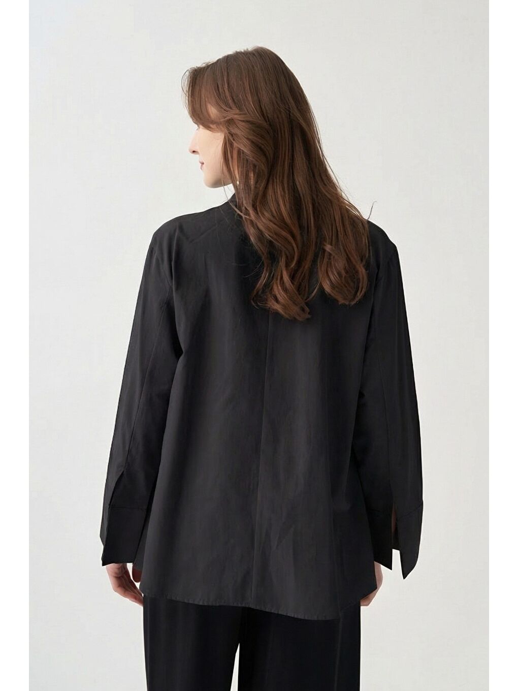 Siyah-Nakış Detaylı Gömlek-2