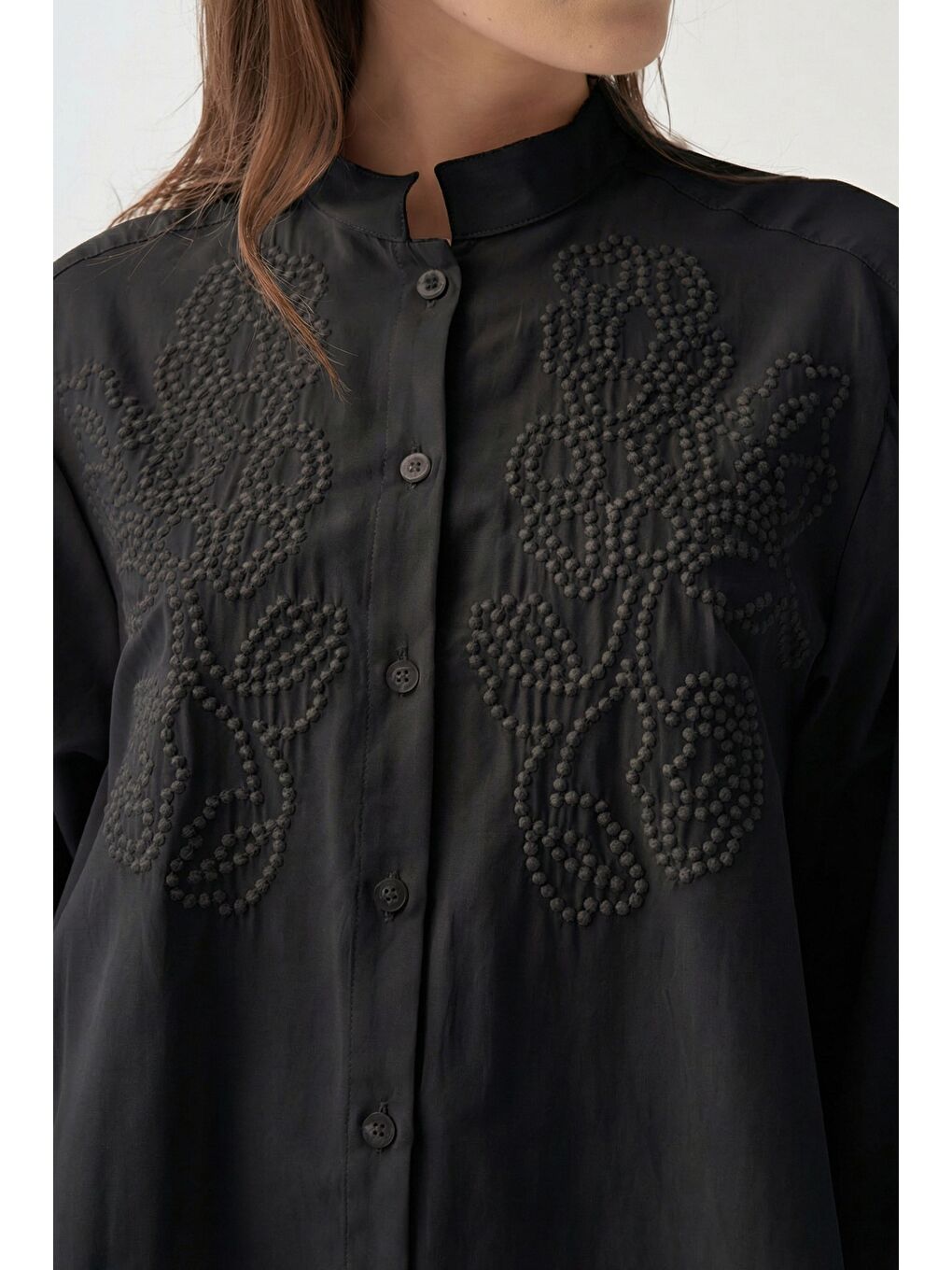 Siyah-Nakış Detaylı Gömlek-3