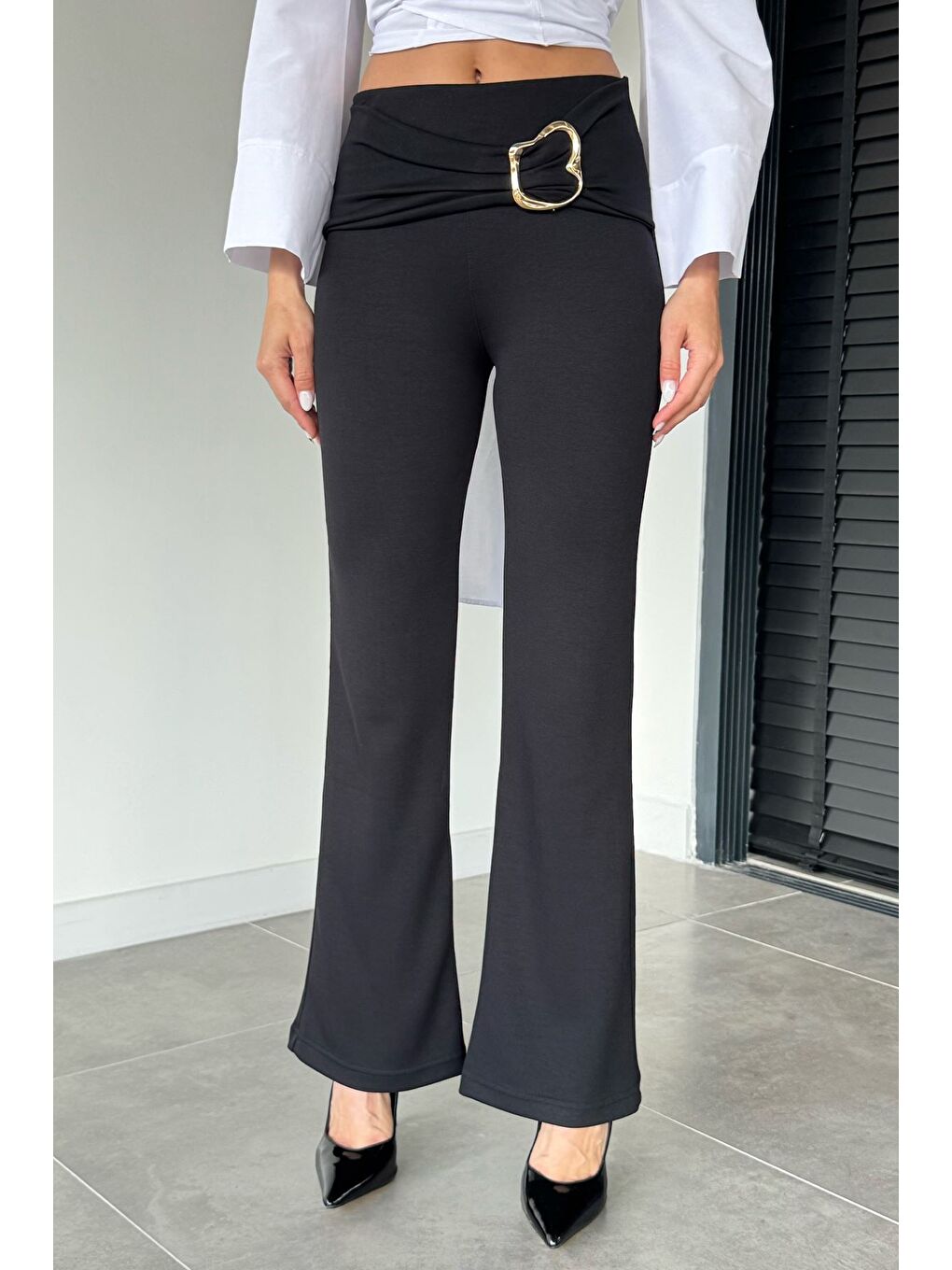 Siyah Kadın Modal Kumaş Ön Tokalı Pantolon-1